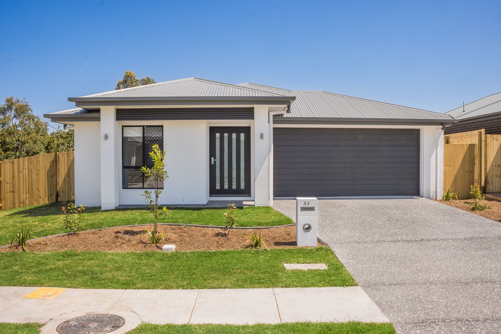 4 bedrooms House in 44 Birchwood Street PARK RIDGE QLD, 4125