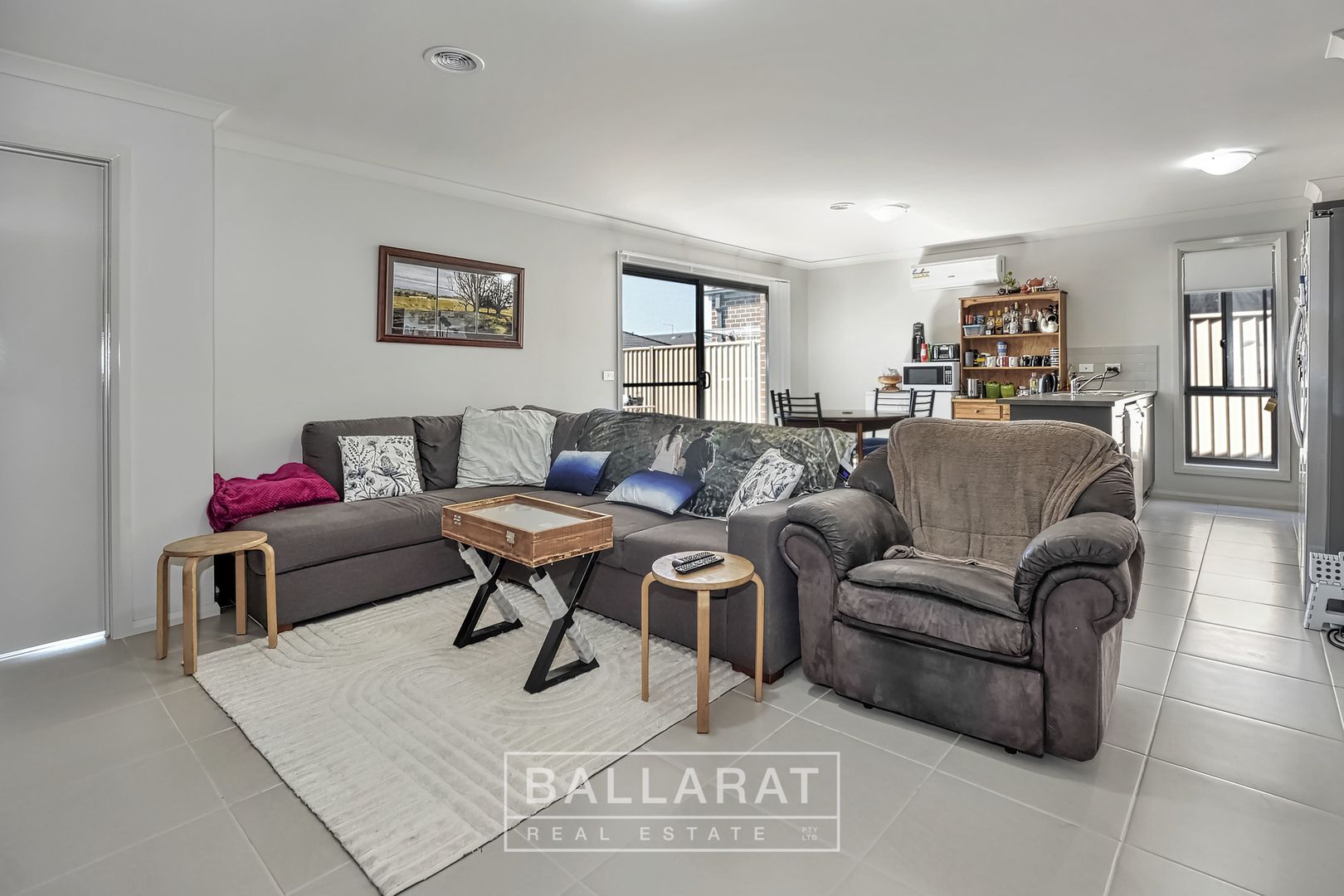 18 Masters Drive, Winter Valley VIC 3358, Image 2