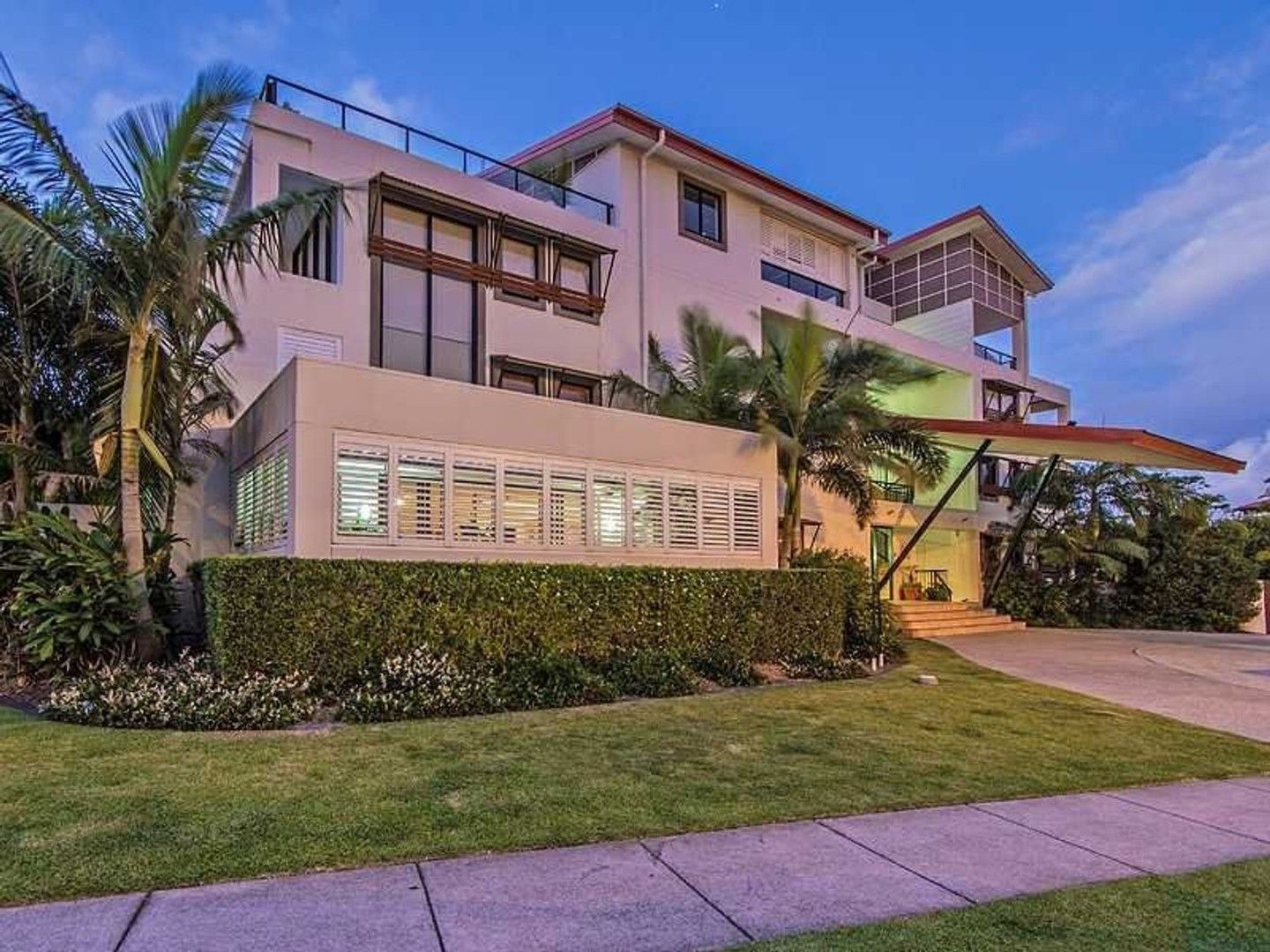 2 bedrooms Apartment / Unit / Flat in 9/31 Railway Street SOUTHPORT QLD, 4215
