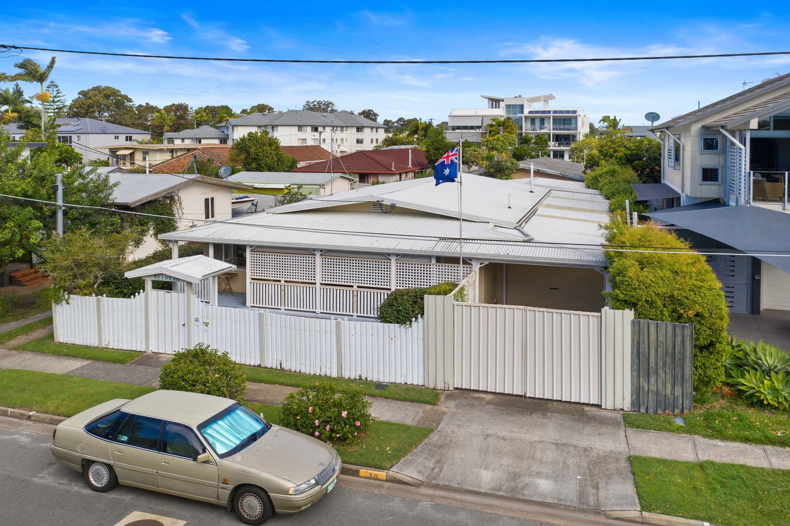 10 Abalone Avenue, Paradise Point QLD 4216, Image 1