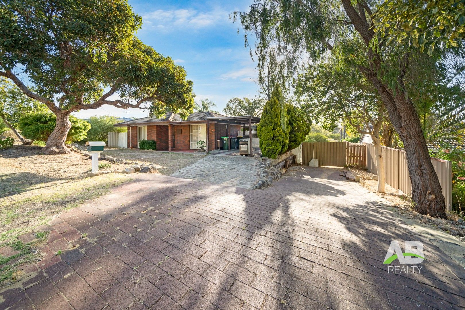 3 bedrooms House in 77 Quarkum Street WANNEROO WA, 6065