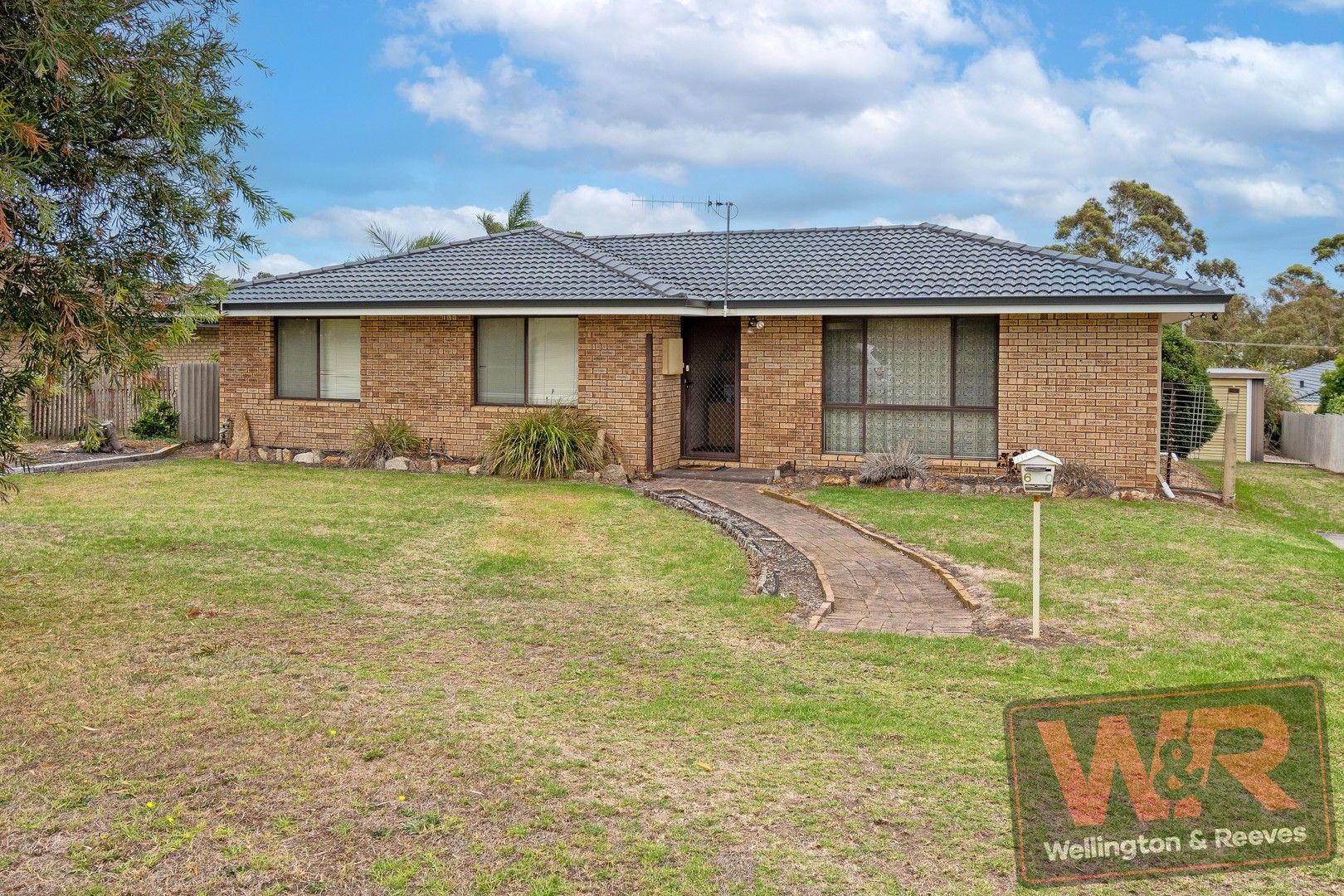 3 bedrooms House in 60 Erindale Court YAKAMIA WA, 6330