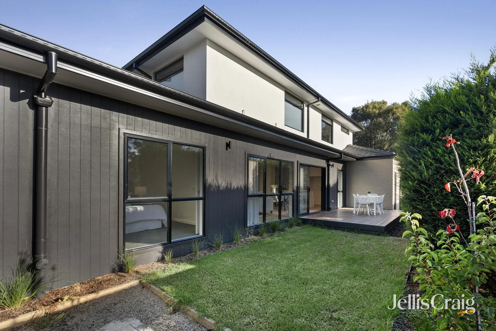 House in Croydon - View 5