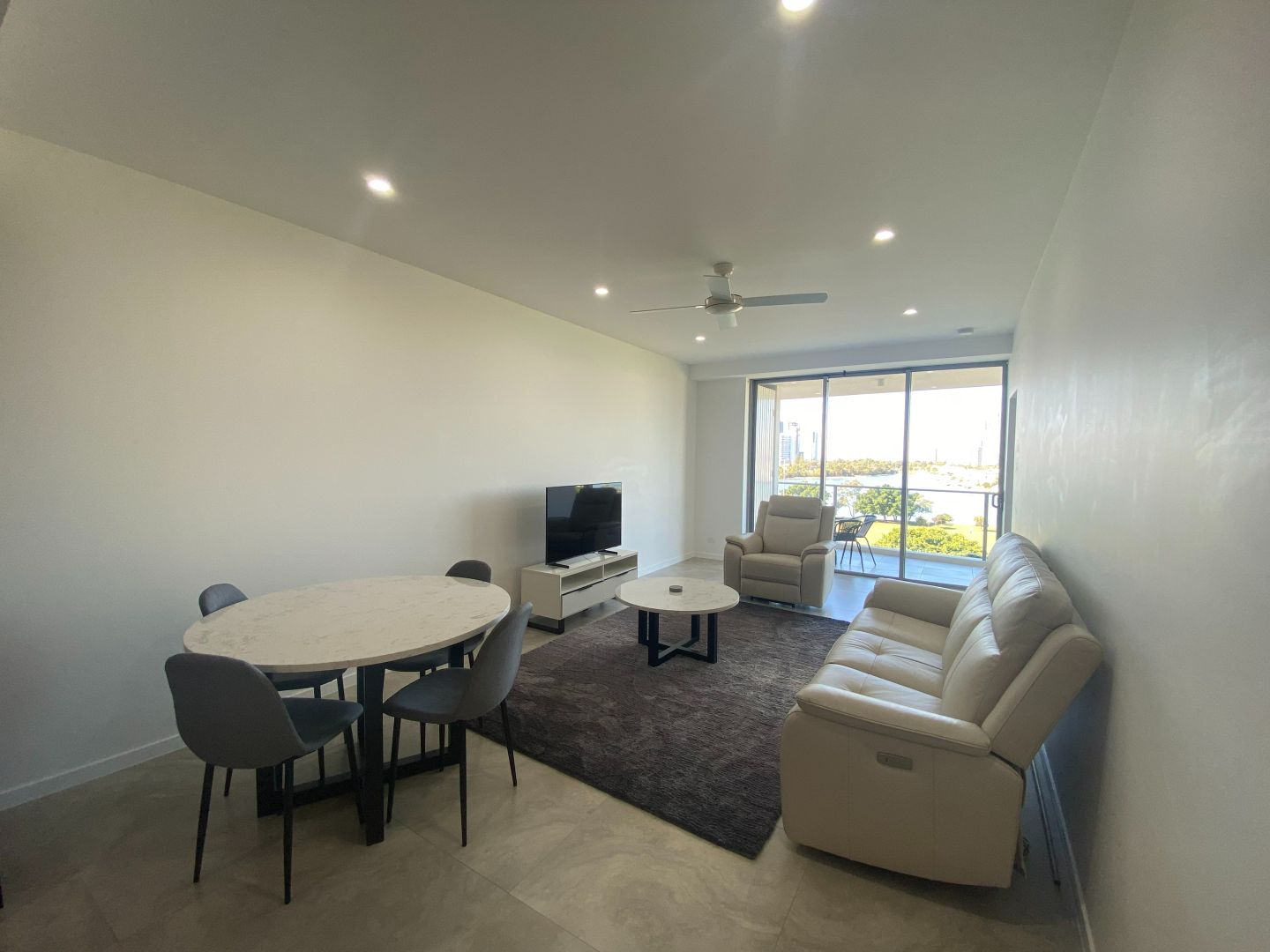 Brighton Pde, Southport QLD 4215, Image 2