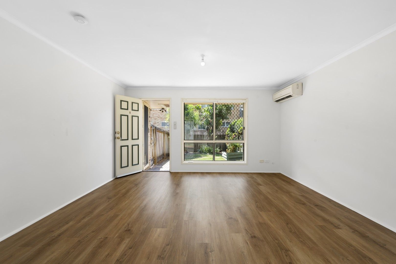 2 bedrooms Townhouse in 2/34 Edmondstone St NEWMARKET QLD, 4051