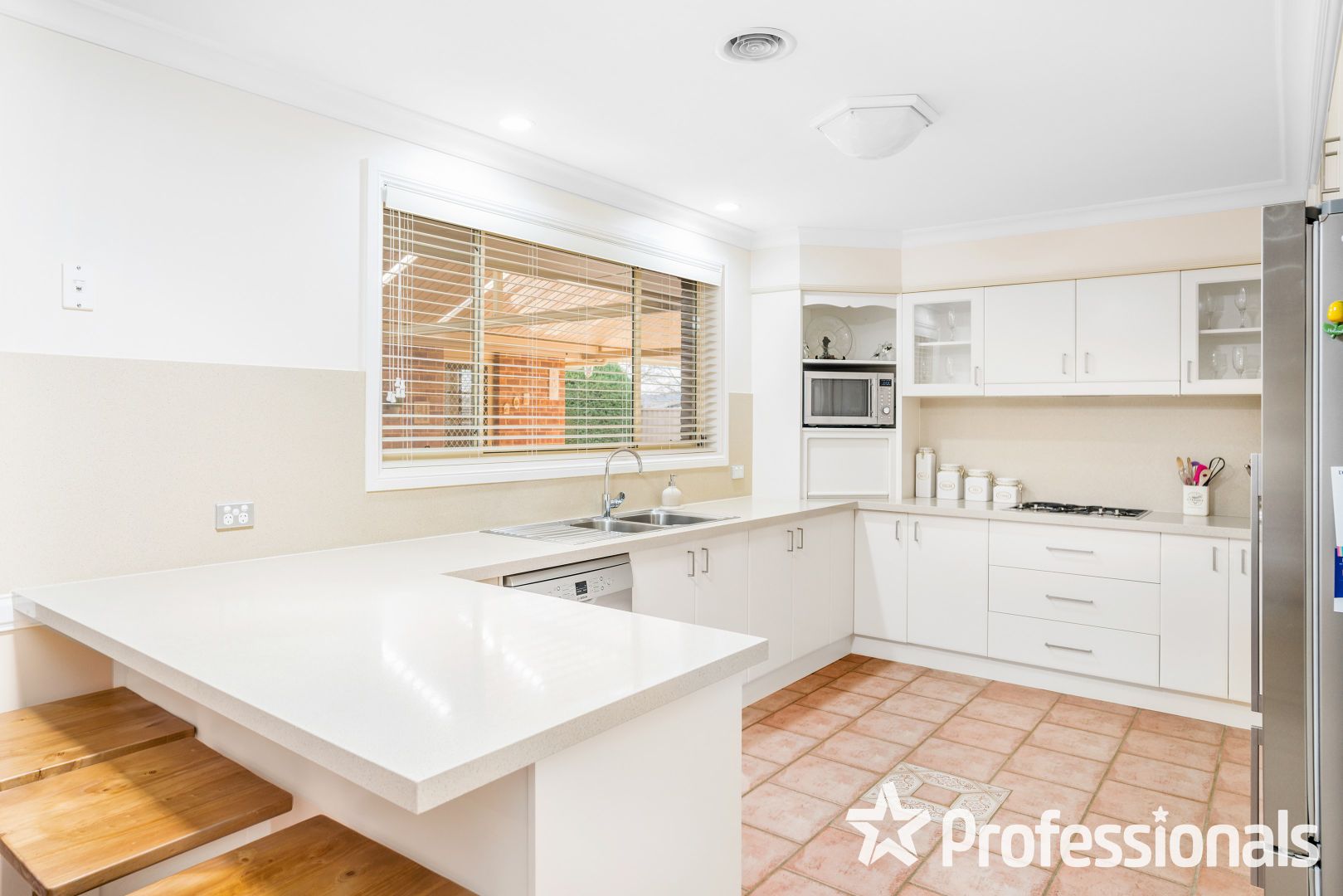 17 Endurance Court, Llanarth NSW 2795, Image 1