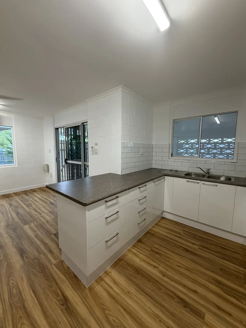 Additional image 2 of 2/107 Upper Richardson Street, Whitfield QLD 4870