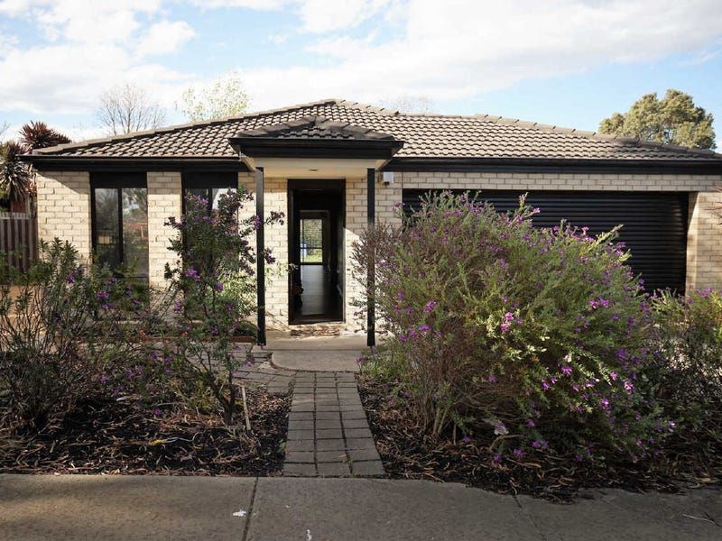 3 bedrooms House in 41 Tralee Circuit NARRE WARREN VIC, 3805