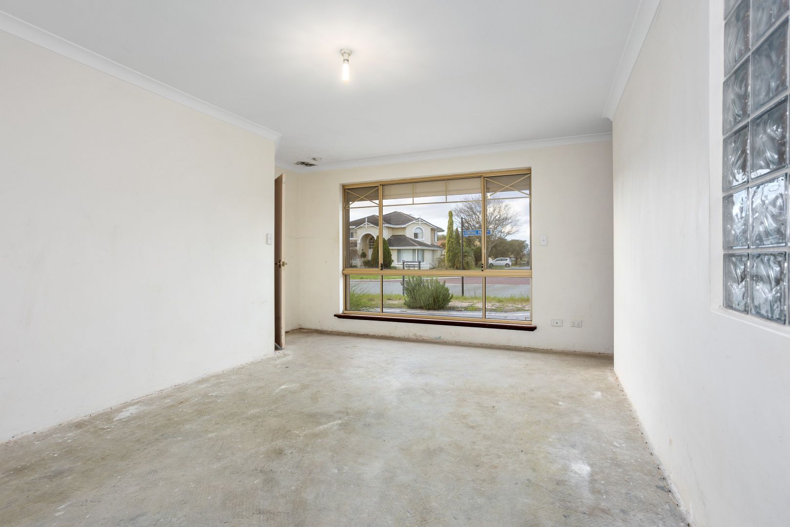 39 Central Park Avenue, Canning Vale WA 6155, Image 2