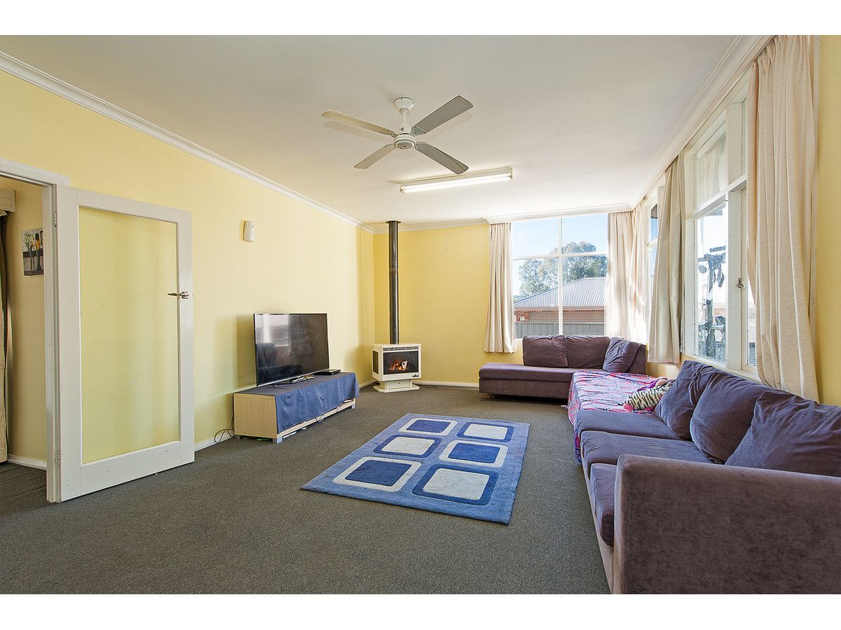 148 Clarke Street, Howlong NSW 2643, Image 2