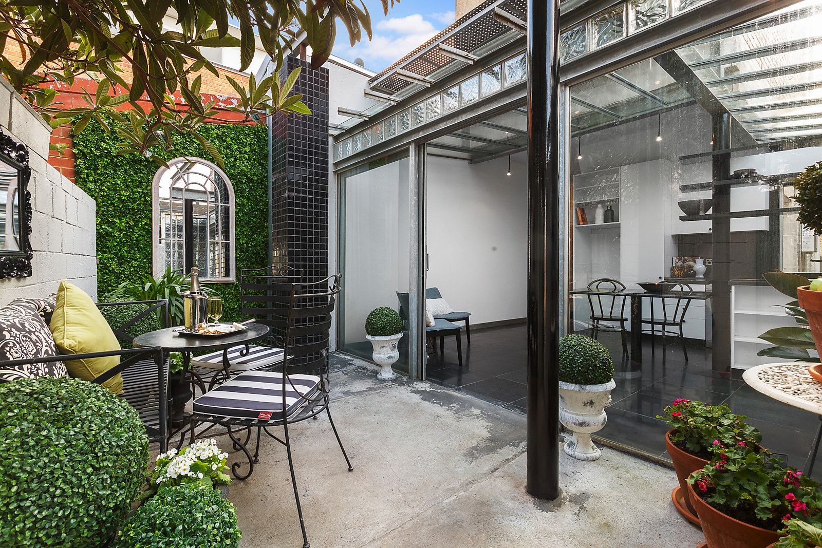 221 Adderley Street, West Melbourne VIC 3003, Image 2