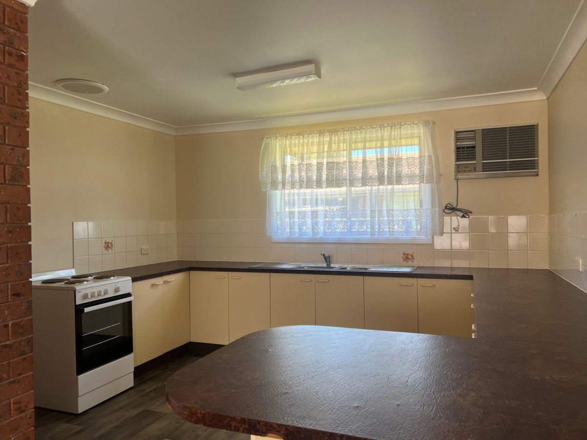 Unit 4 101/103 Garden Avenue, Narromine NSW 2821 Apartment For Rent