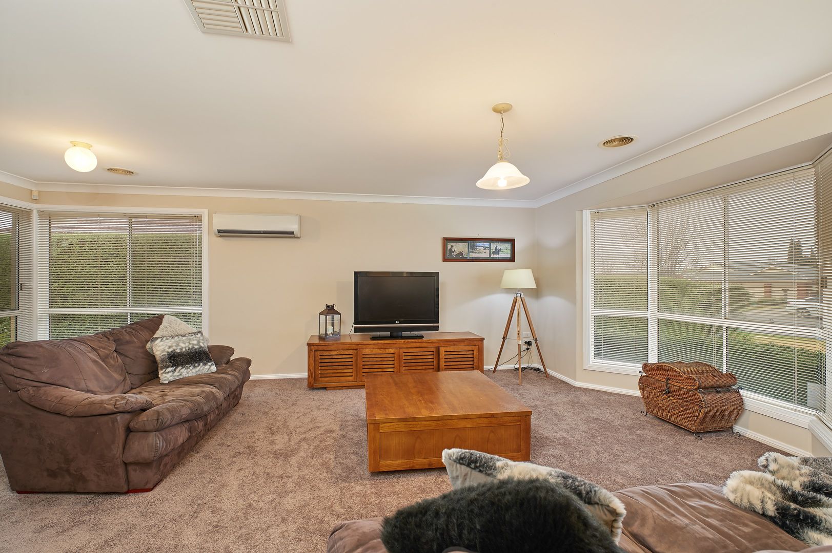 89 Yentoo Drive, Glenfield Park NSW 2650, Image 1