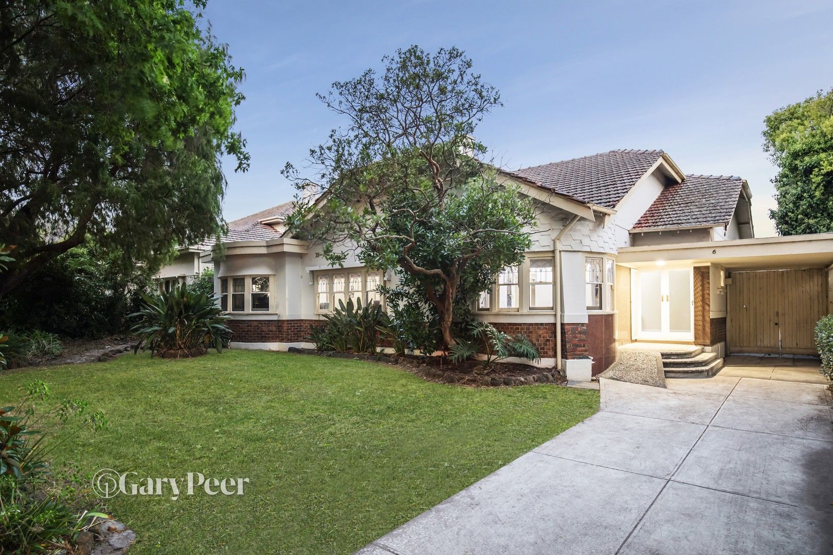 5 bedrooms House in 6 Lempriere Avenue ST KILDA EAST VIC, 3183