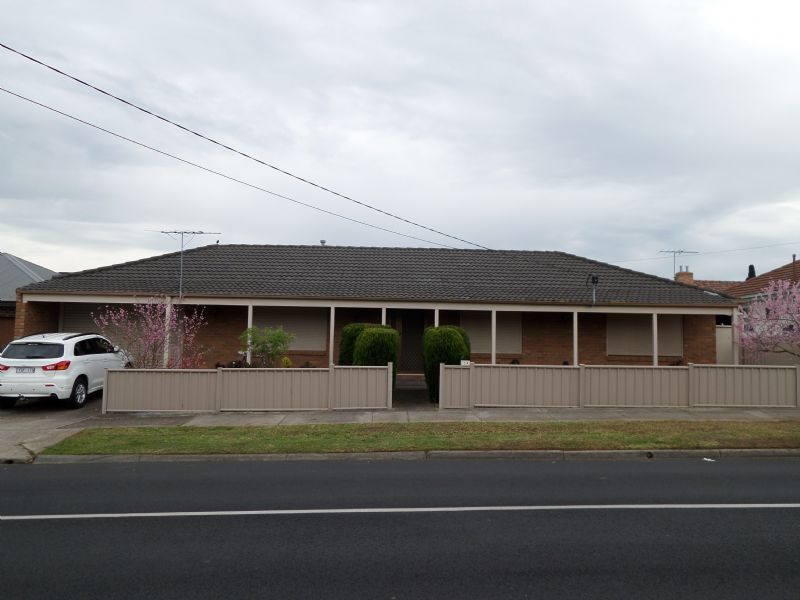 2A Roberts Road, Airport West VIC 3042