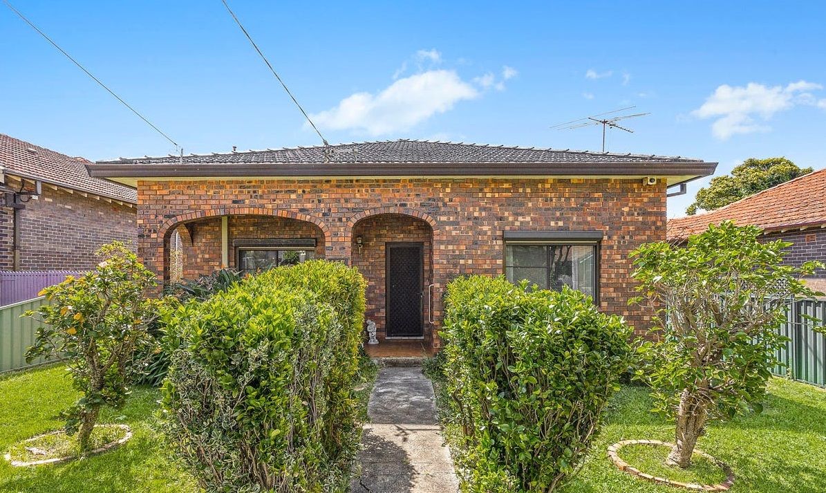 5 bedrooms House in 157 Wollongong Road ARNCLIFFE NSW, 2205