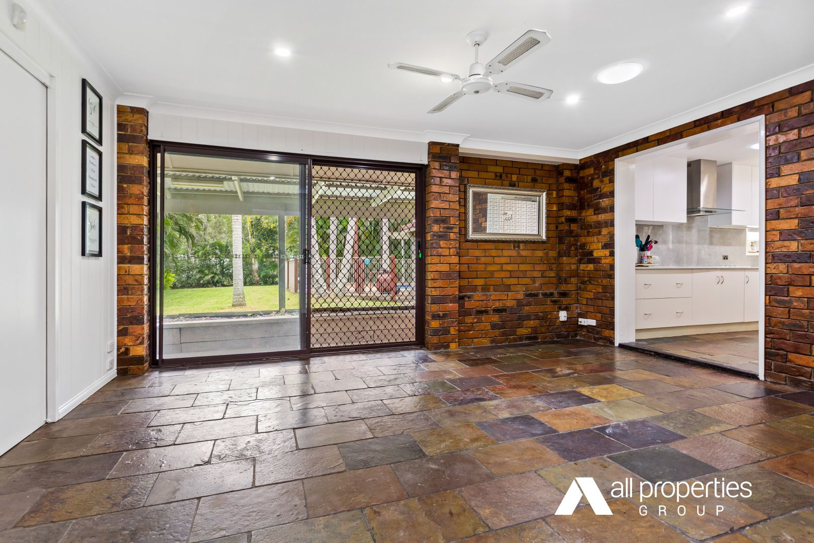 74 Sheriff Street, Forestdale QLD 4118, Image 2