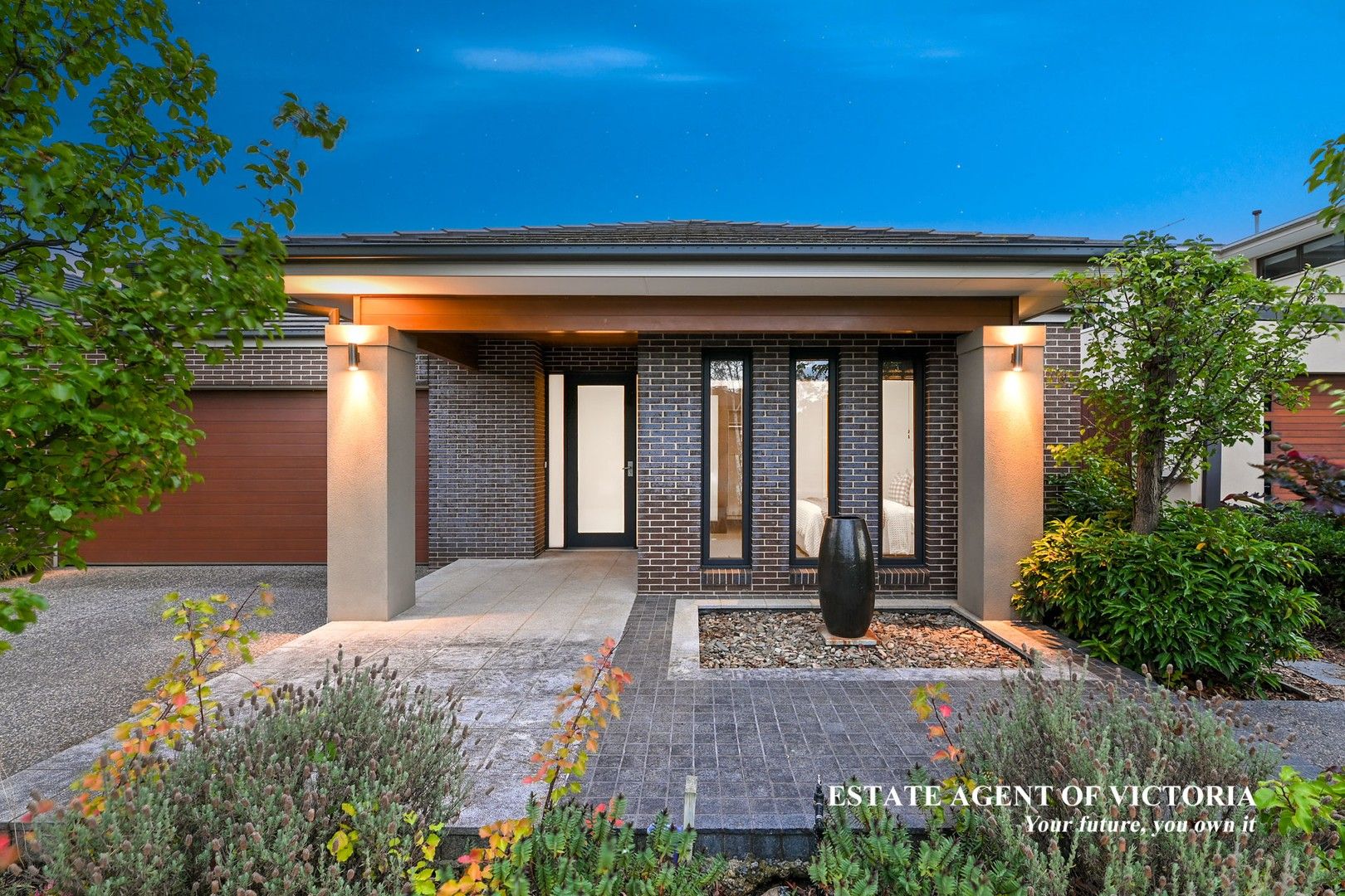 16 Holsteiner Terrace, Clyde North VIC 3978, Image 0