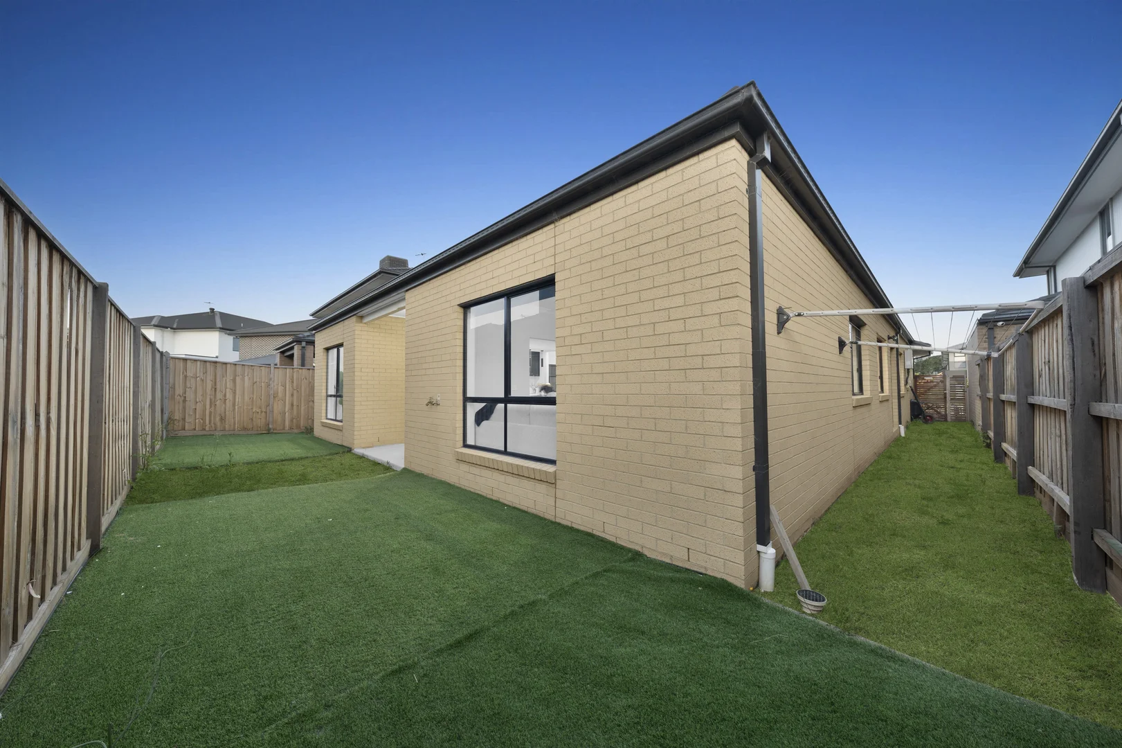 Additional image 27 of 100 Burnbank Parade, Clyde North VIC 3978