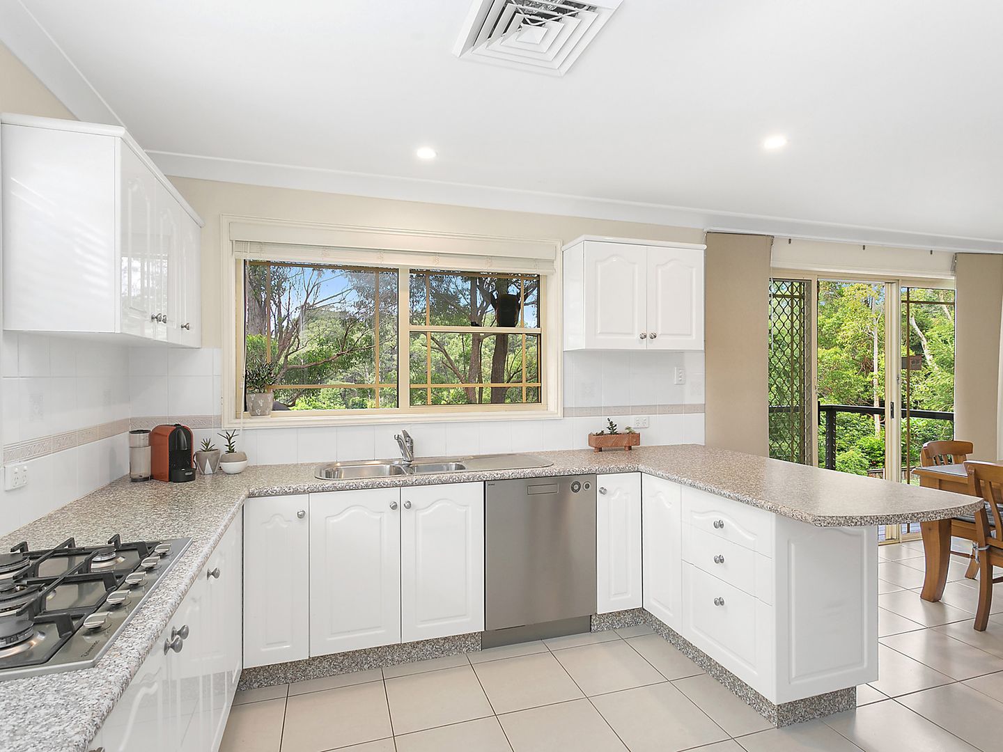 18 Narelle Close, Lisarow NSW 2250, Image 1