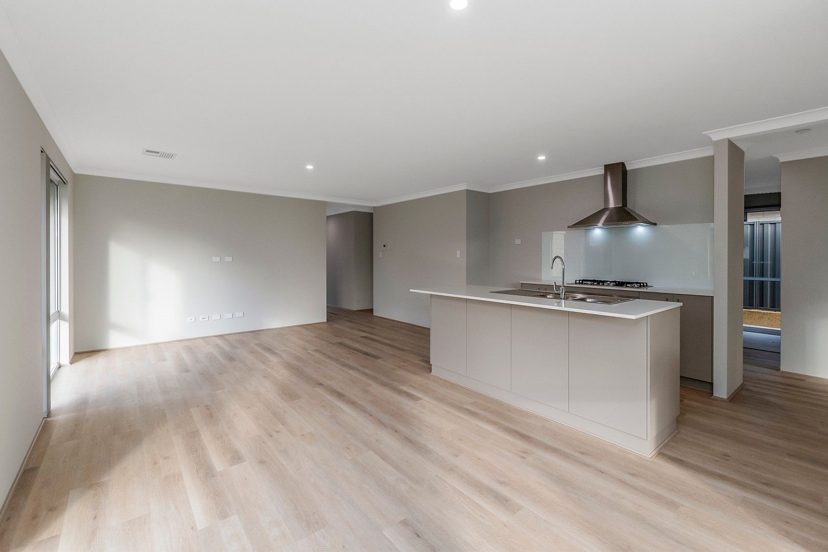 4 bedrooms House in 15 Belford Road LAKELANDS WA, 6180