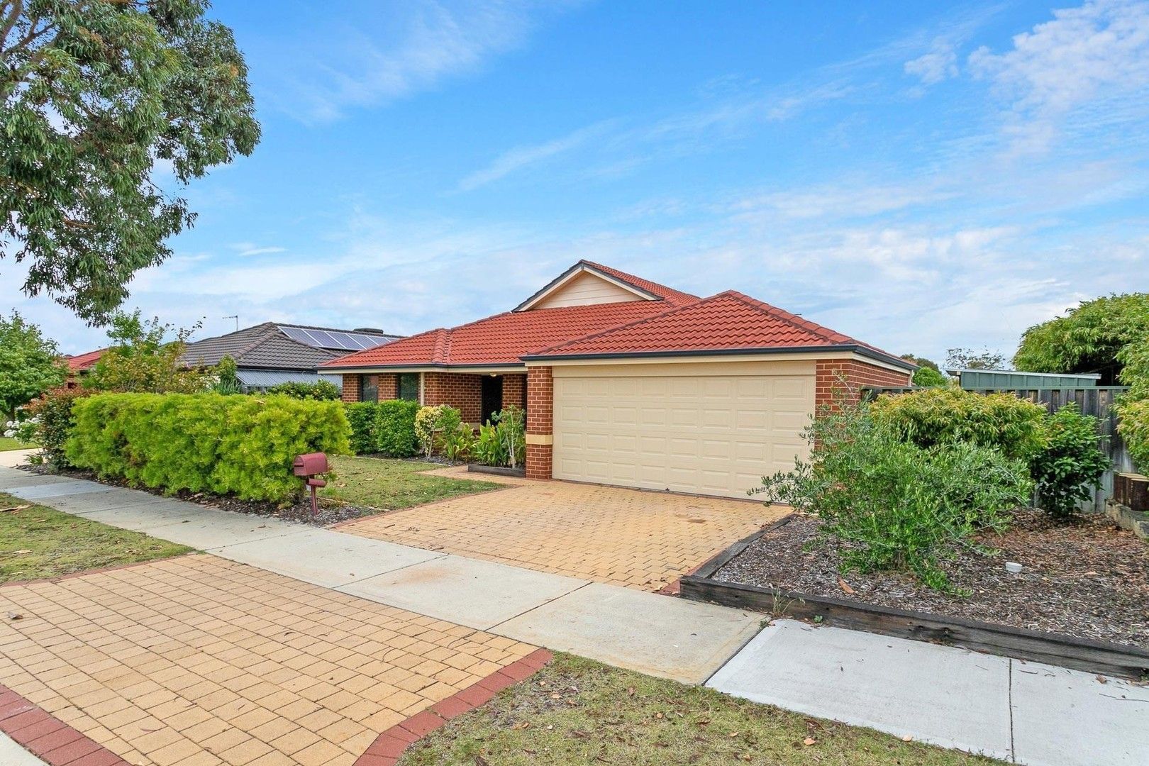 4 bedrooms House in 35 Thorold Avenue ELLENBROOK WA, 6069