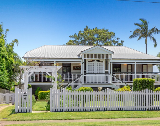 52 Gordon Parade, Manly QLD 4179