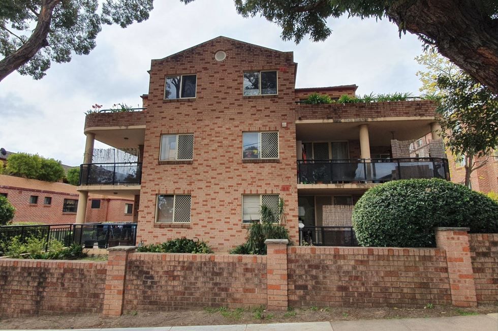 3 bedrooms Apartment / Unit / Flat in 8/6-8 Cairns Street RIVERWOOD NSW, 2210