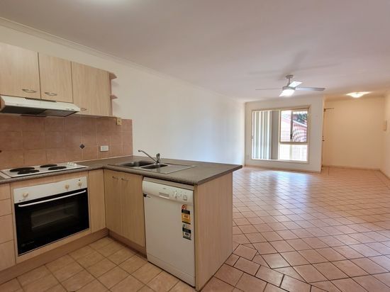2 bedrooms Apartment / Unit / Flat in 7/17 HUBERT STREET WOOLLOONGABBA QLD, 4102