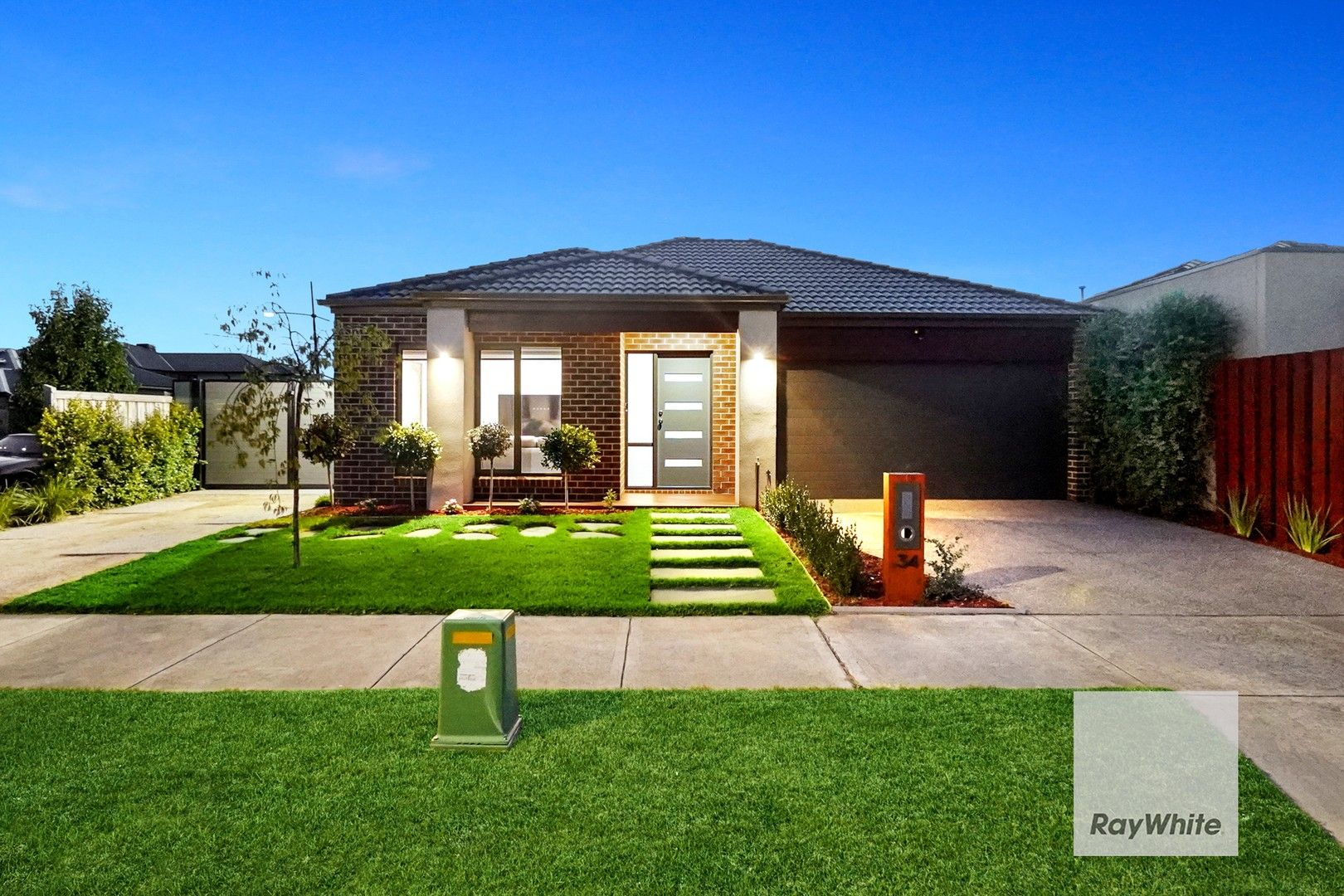 3 bedrooms House in 34 Forrester Grove FRASER RISE VIC, 3336