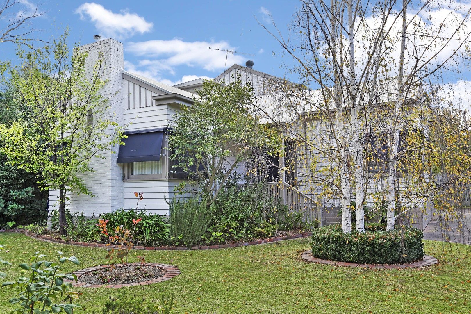 5 bedrooms House in 16 Girton Crescent MANIFOLD HEIGHTS VIC, 3218