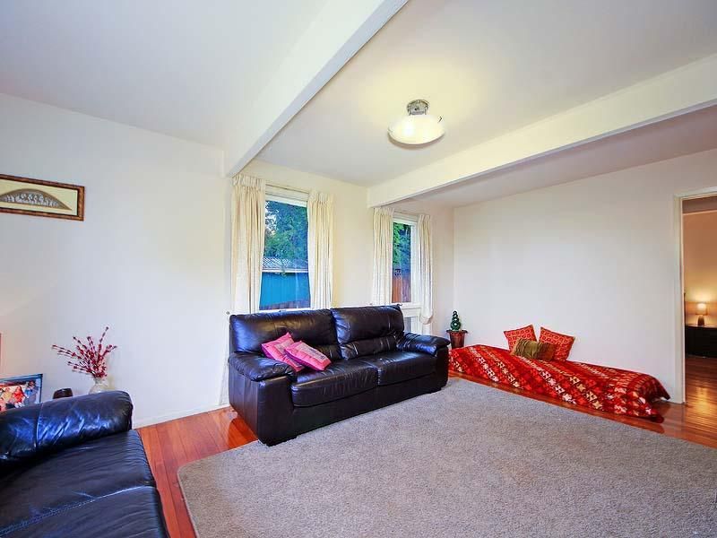 44 Caithness Crescent, Glen Waverley VIC 3150, Image 2