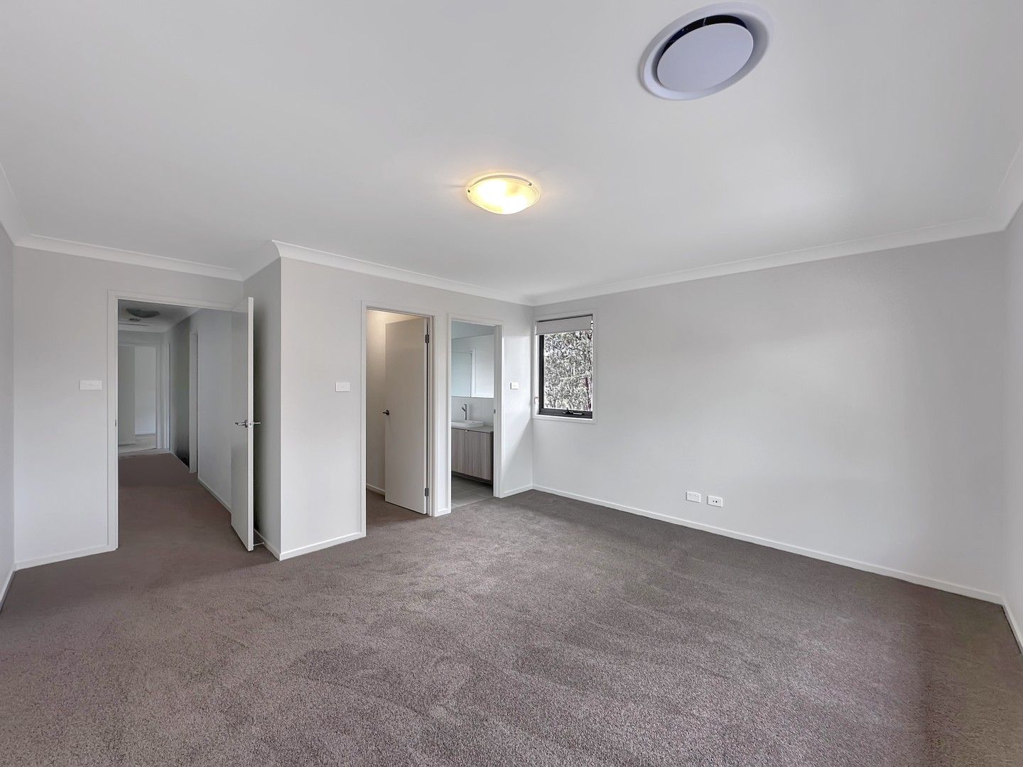4 bedrooms House in 30 Buljubasich Street AUSTRAL NSW, 2179