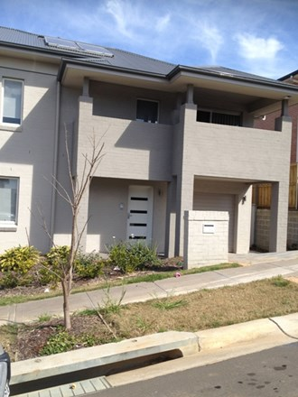 2/3 Istana Street, Campbelltown NSW 2560