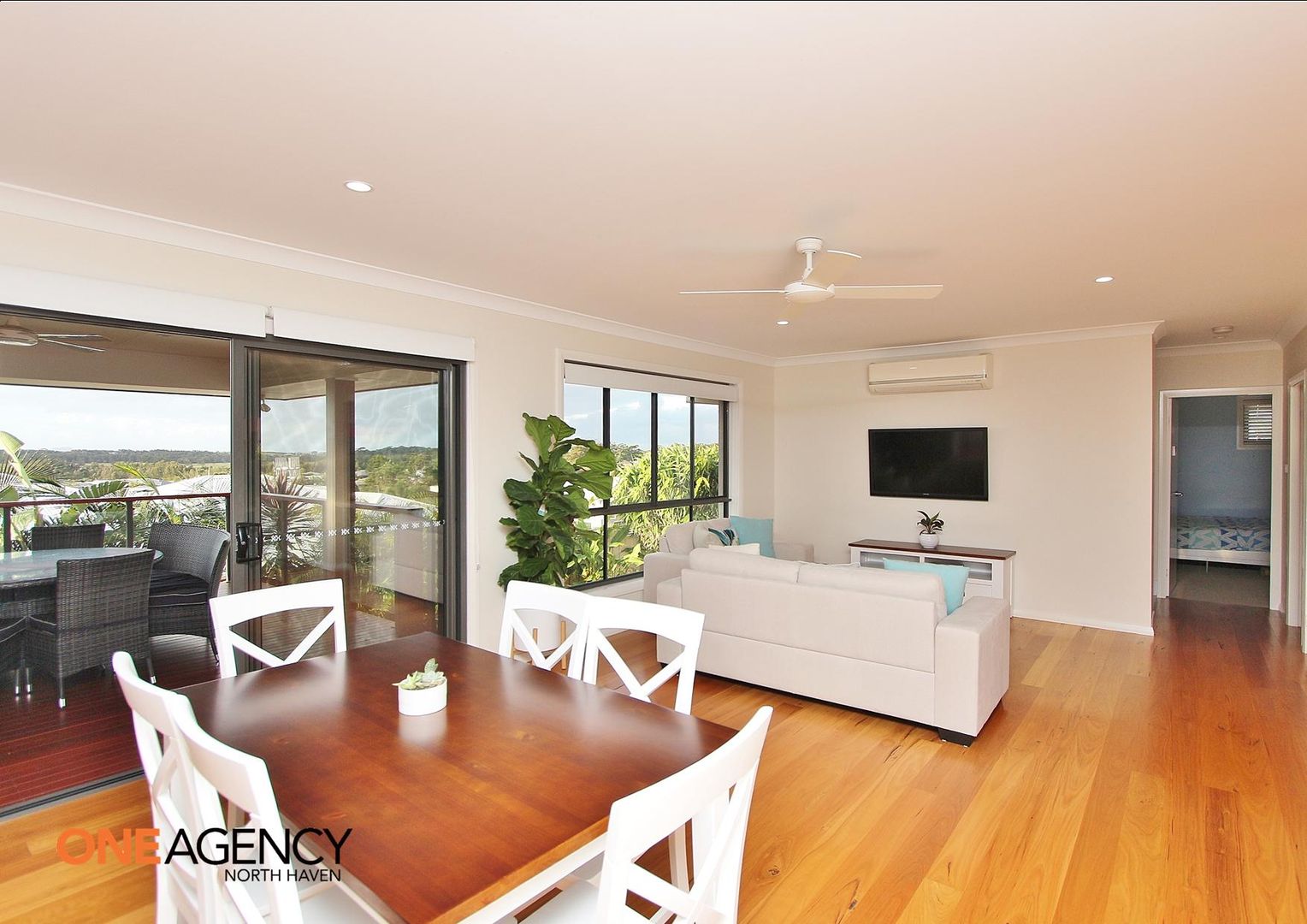 18 St Lucia Place, Bonny Hills NSW 2445, Image 1