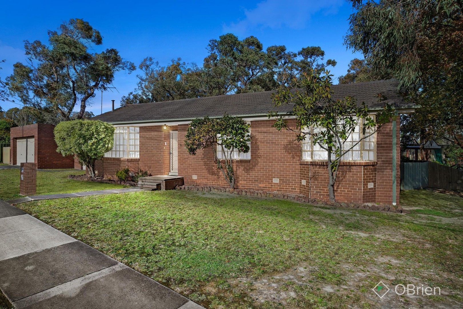 3 bedrooms House in 8 Roselyn Crescent BORONIA VIC, 3155