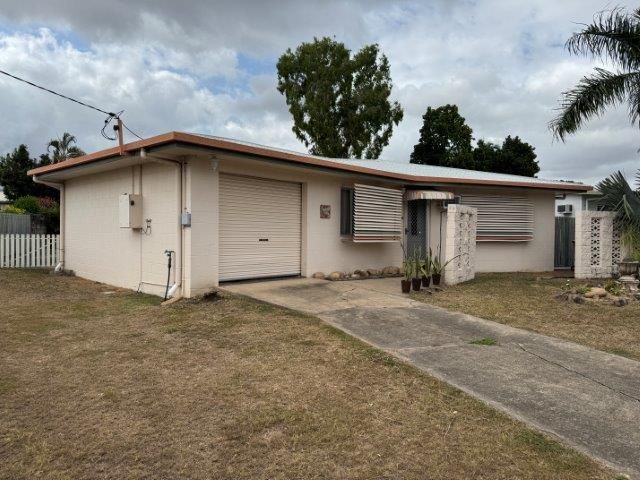 4 bedrooms House in 17 Hall Street KIRWAN QLD, 4817