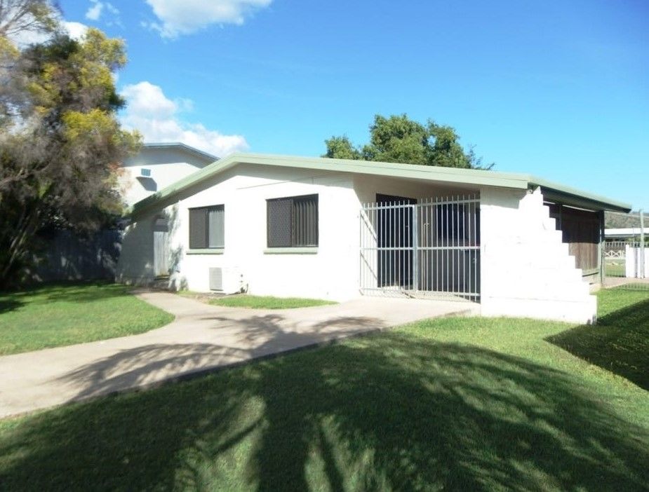 3 bedrooms House in 38 Julia Street KIRWAN QLD, 4817