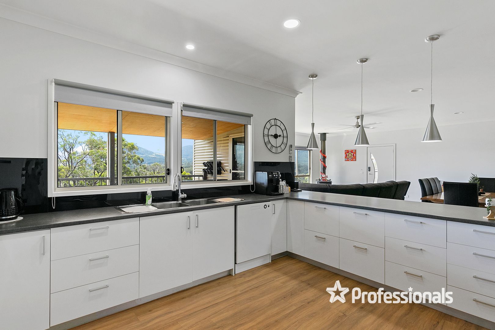 30 Riverview Parade, Launching Place VIC 3139, Image 2