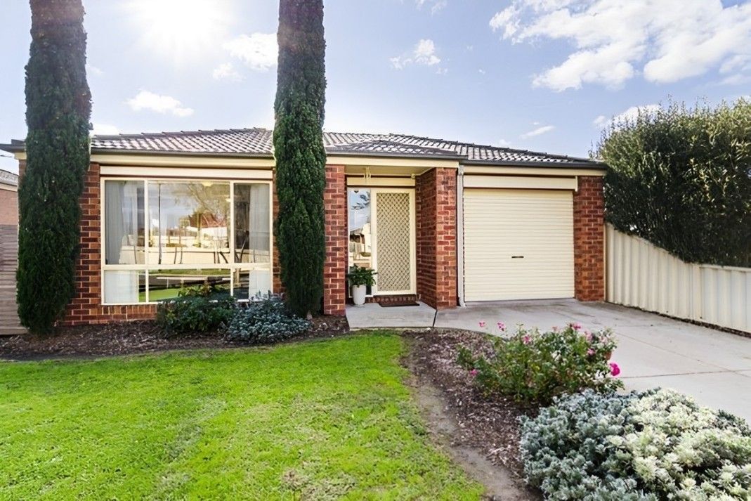3 bedrooms House in 27 Arlington Way POINT COOK VIC, 3030