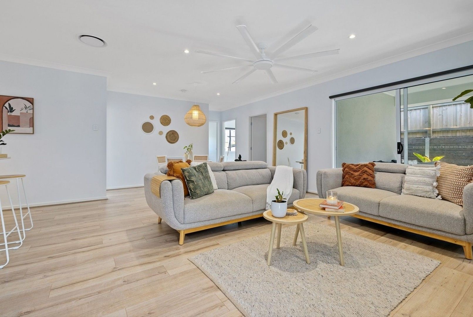 4 bedrooms House in 89 Roberts Crescent BELLBIRD PARK QLD, 4300