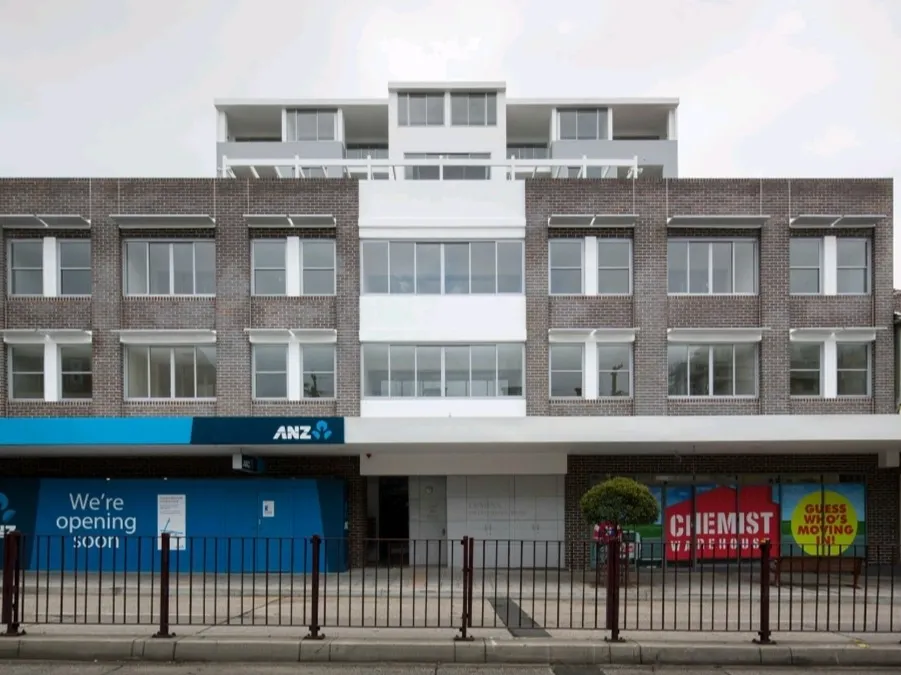 Attractive APT with Lounge and Enclosed Balcony,  1 Bedroom + Multipurpose Room, Modern Kitchen, Spacious Toilet/Shower, Int Laundry and Secure C-Park, Ashfield