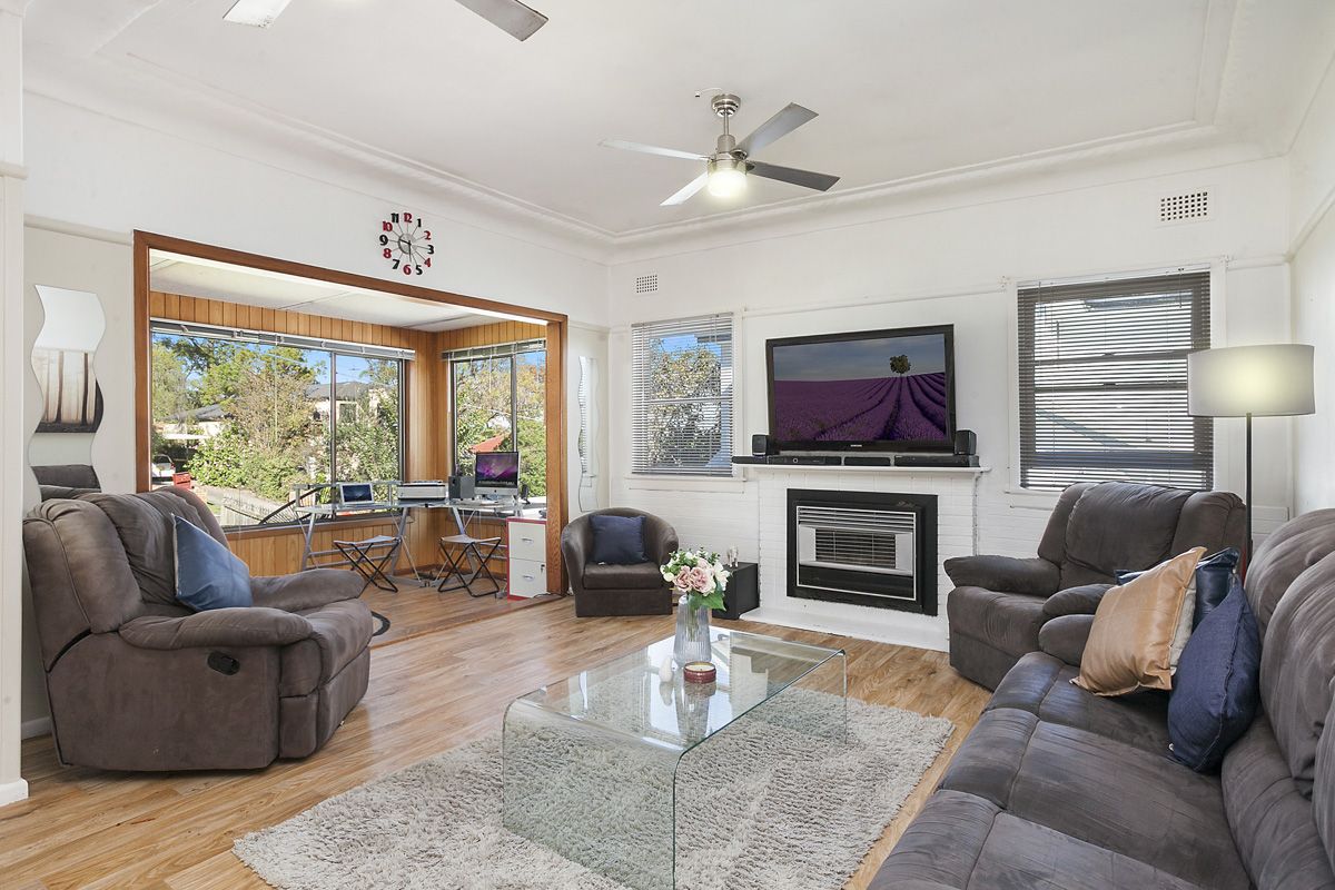 19 Blamey Avenue, Caringbah South NSW 2229, Image 2