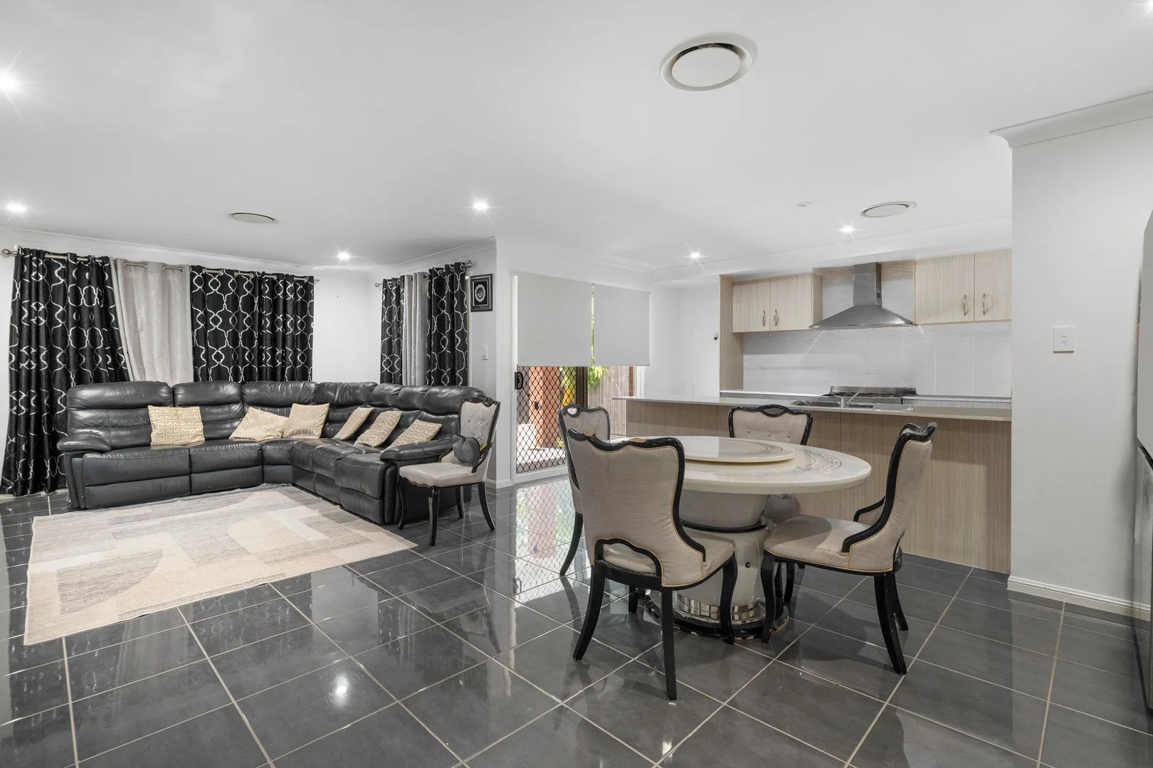 Additional image 3 of 42 Saint Marys Close, Doolandella QLD 4077