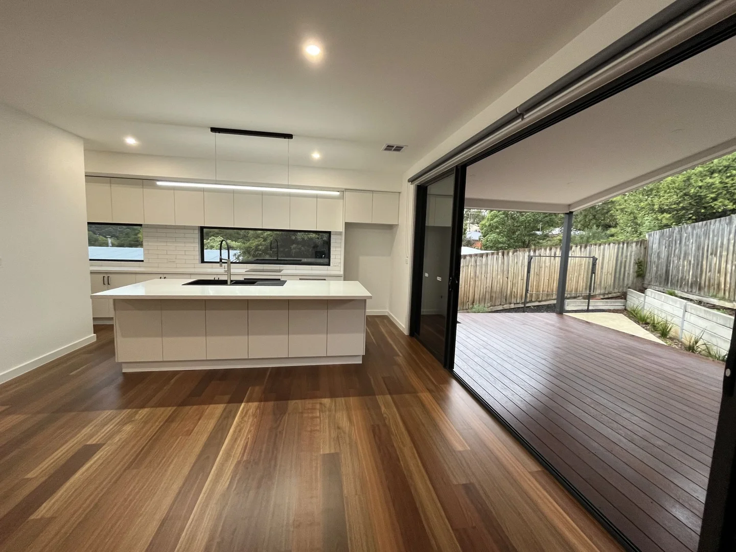 Additional image 4 of 2/21 Warrington Crescent, Wattle Glen VIC 3096