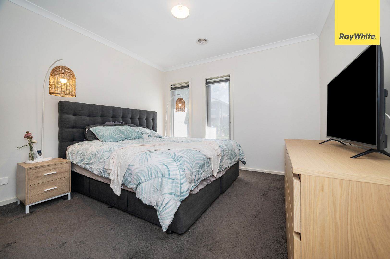 9 Charlbury Street, Thornhill Park VIC 3335 House For Rent 450