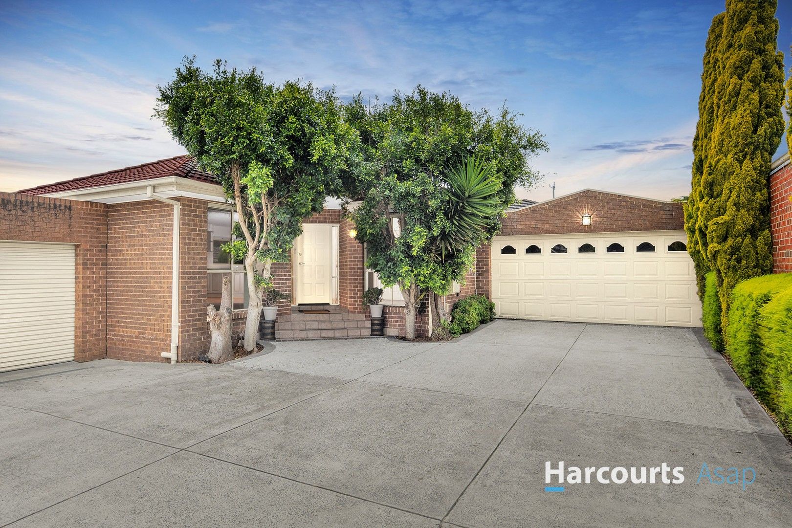 2/18 Rhoden Grove, Eumemmerring VIC 3177, Image 0