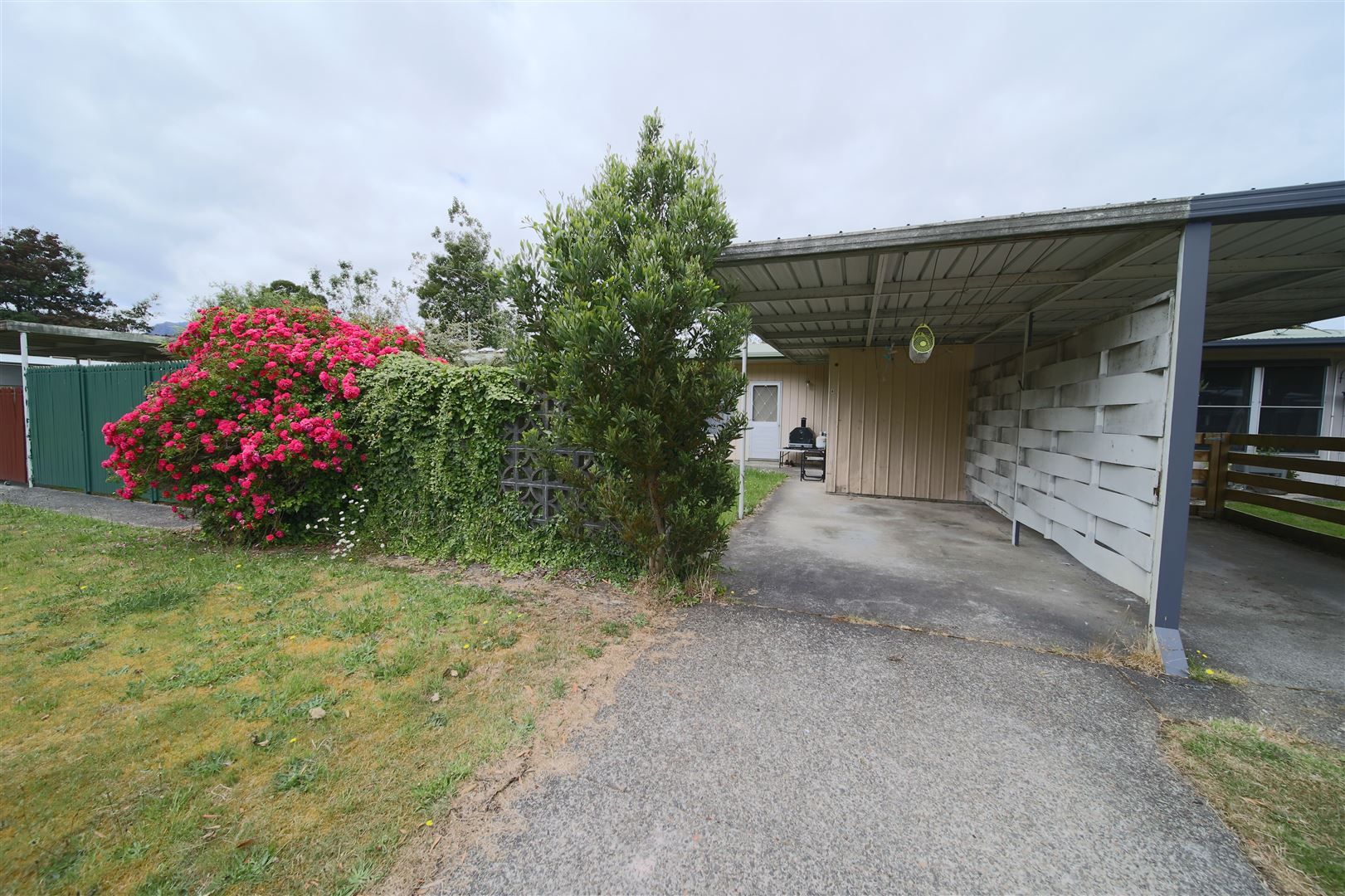 Apartment / Unit / Flat in 2/4 Beech Drive, ROSEBERY TAS, 7470