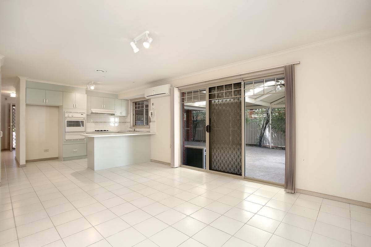 39 Saronvale Crescent, Hillside VIC 3037, Image 1