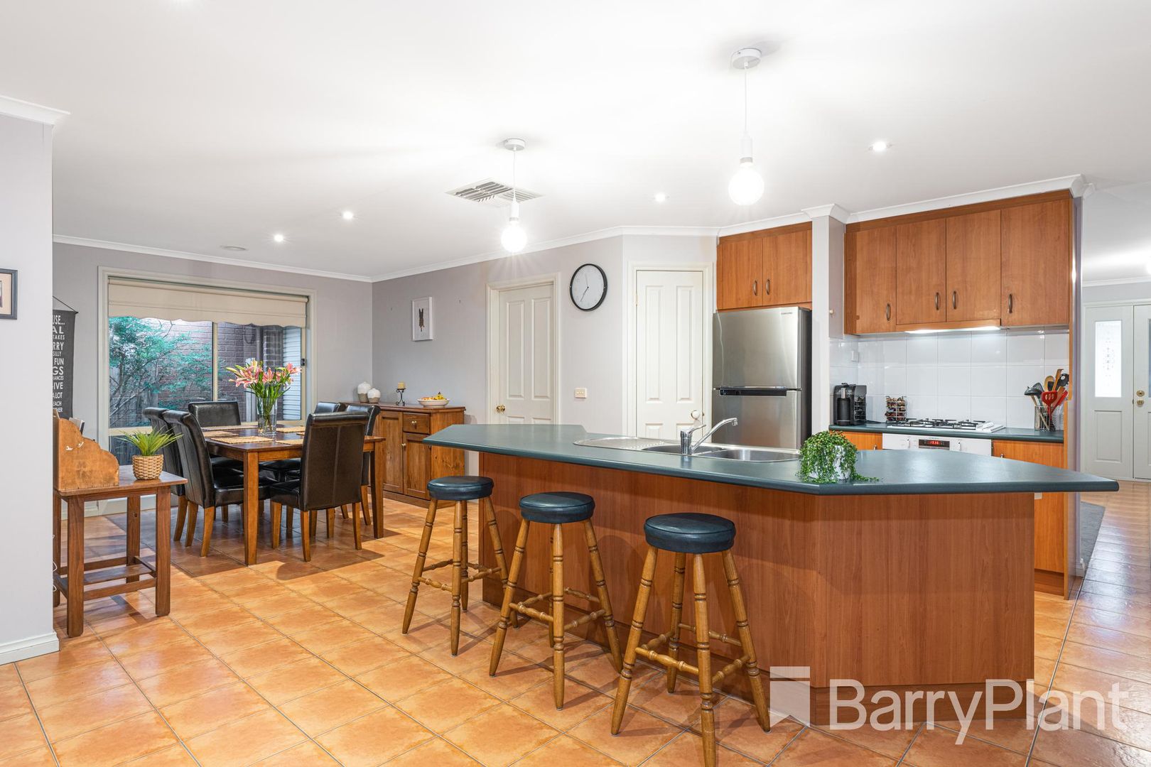 4 Maple Place, Waurn Ponds VIC 3216, Image 2